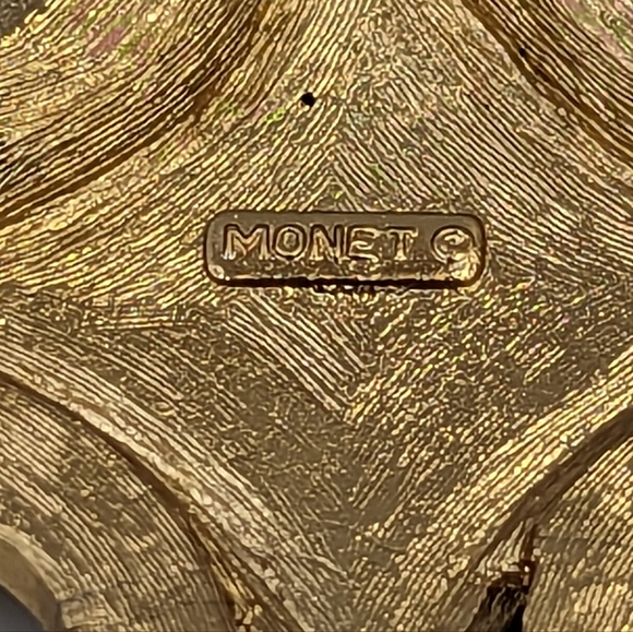 Beautiful Elegant Vintage Cross Style Brushed Polished Gold Tone Monet Brooch - Picture 7 of 8